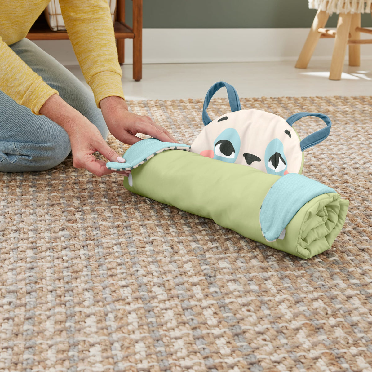 Fisher-Price  Planet Friends  Tapis D’Éveil Panda à Rouler, 2Jouets